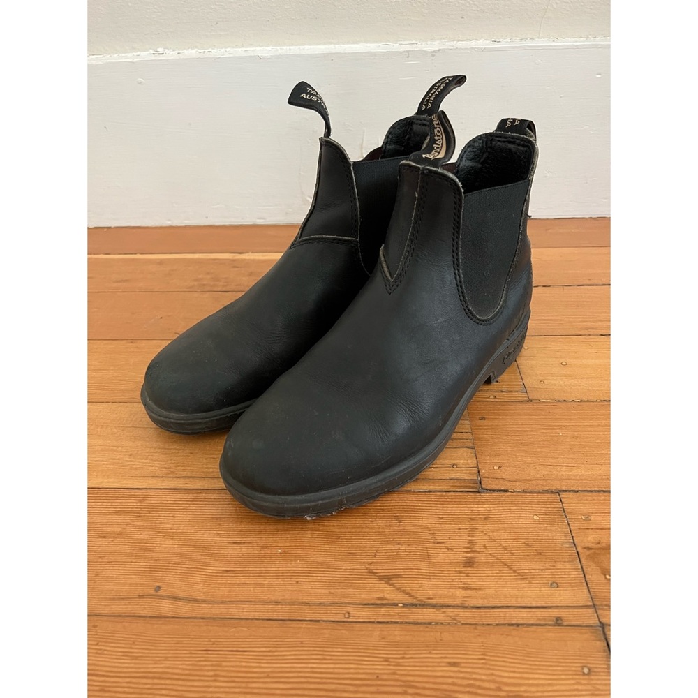 Men’s Blundstones.
